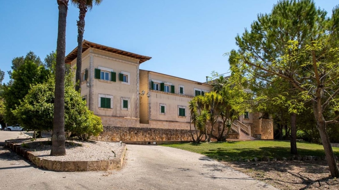 F-4418 Mediterrane Finca auf großem Grundstück, viel Potenzial und herrlichem Bergblick am Rande von Algaida
