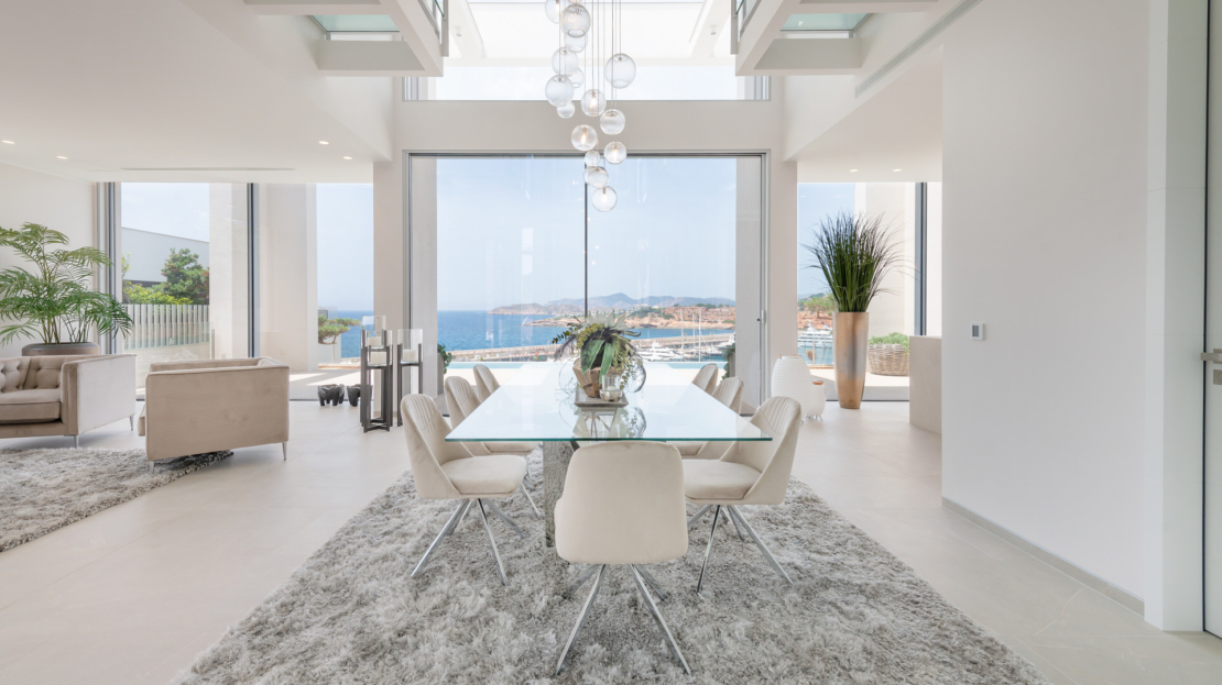 V-2650 Port Adriano Spektakuläre Designer-Villa mit Hafen und Meerblick, in Port Adriano