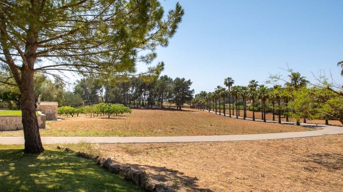 F-4418 Mediterrane Finca auf großem Grundstück, viel Potenzial und herrlichem Bergblick am Rande von Algaida