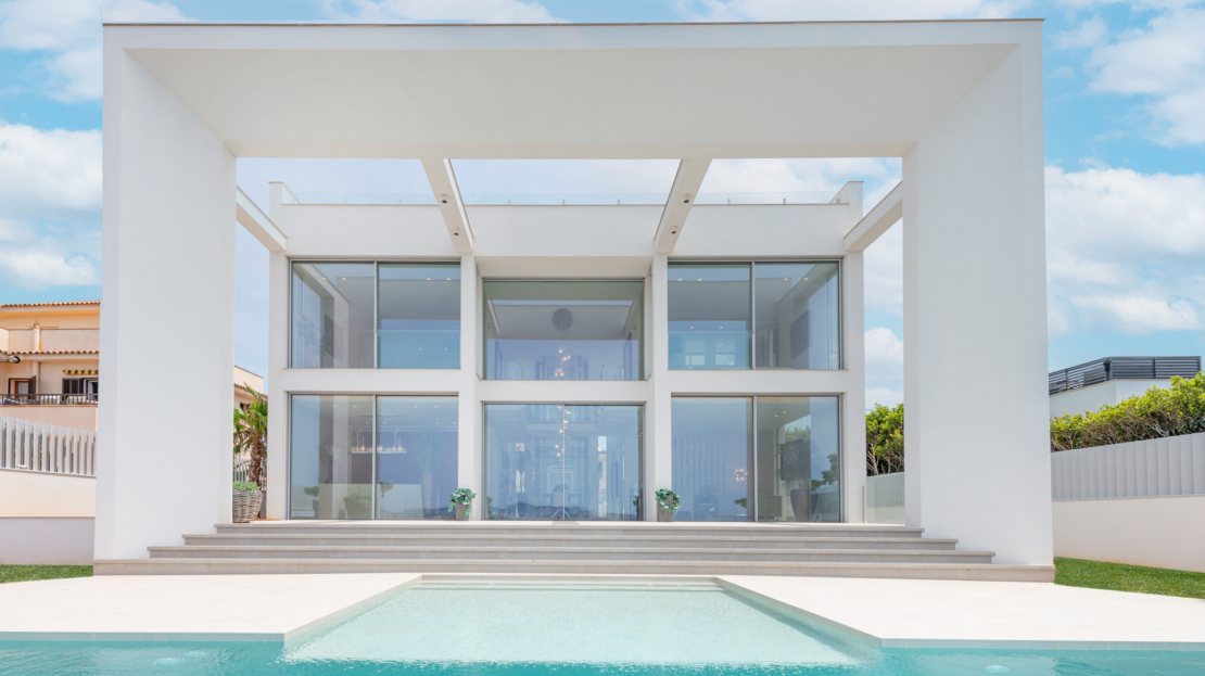 V-2650 Port Adriano Spektakuläre Designer-Villa mit Hafen und Meerblick, in Port Adriano