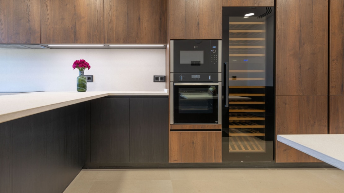 P-2026 Luxuriöses Penthouse mit großer Dachterrasse und umwerfendem Meerblick in bester Lage von Bendinat