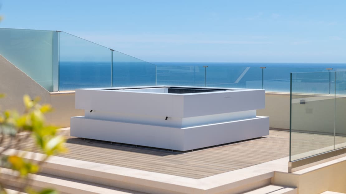 P-2026 Luxuriöses Penthouse mit großer Dachterrasse und umwerfendem Meerblick in bester Lage von Bendinat