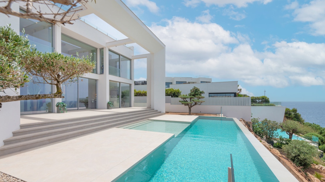 V-2650 Port Adriano Spektakuläre Designer-Villa mit Hafen und Meerblick, in Port Adriano