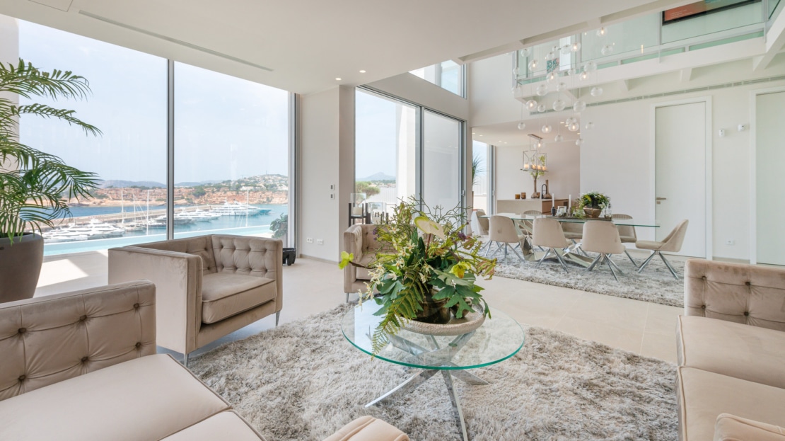 V-2650 Port Adriano Spektakuläre Designer-Villa mit Hafen und Meerblick, in Port Adriano