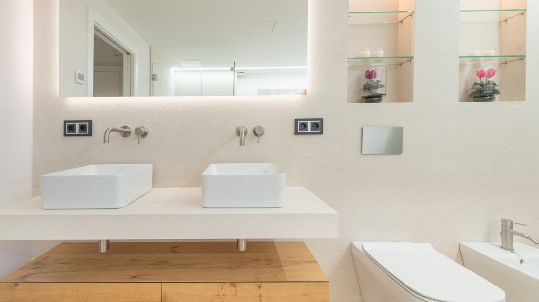 P-2026 Luxuriöses Penthouse mit großer Dachterrasse und umwerfendem Meerblick in bester Lage von Bendinat